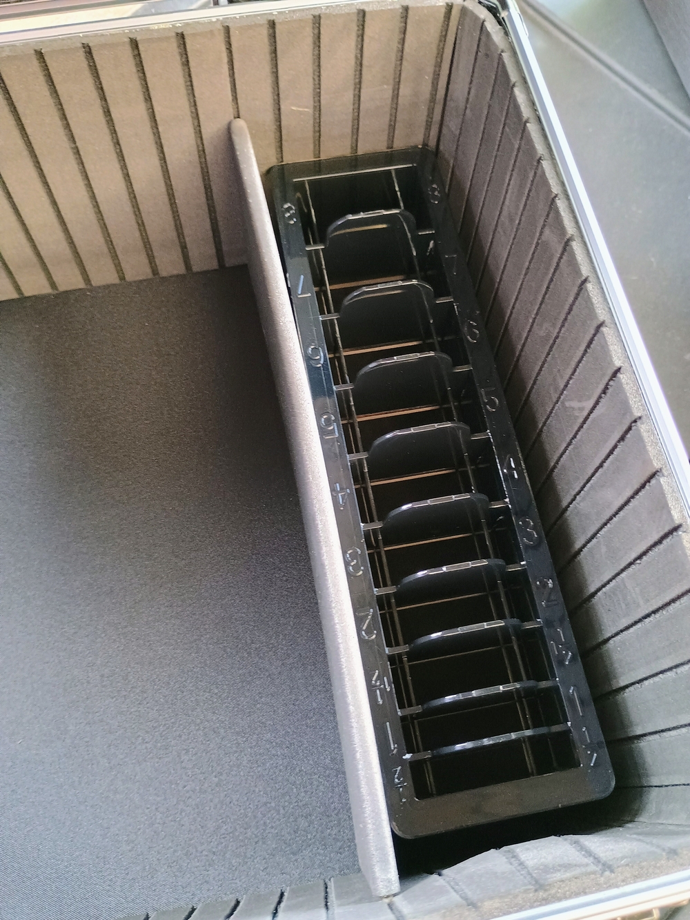 Barber/Stylist Case with Combination Locks - Picture 6 of 9